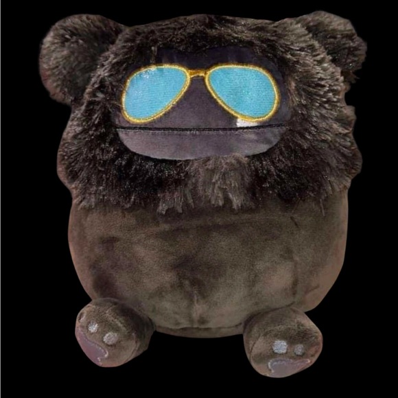 NWT ULTRA RARE Wallis Bigfoot with Sunglasses Squishmallow - 8 inches - Picture 2 of 8